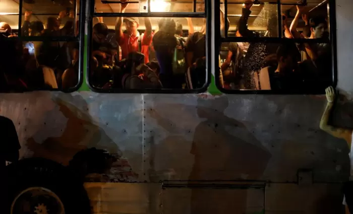 Στο σκοτάδι βυθίστηκε για άλλη μια φορά το Καράκας