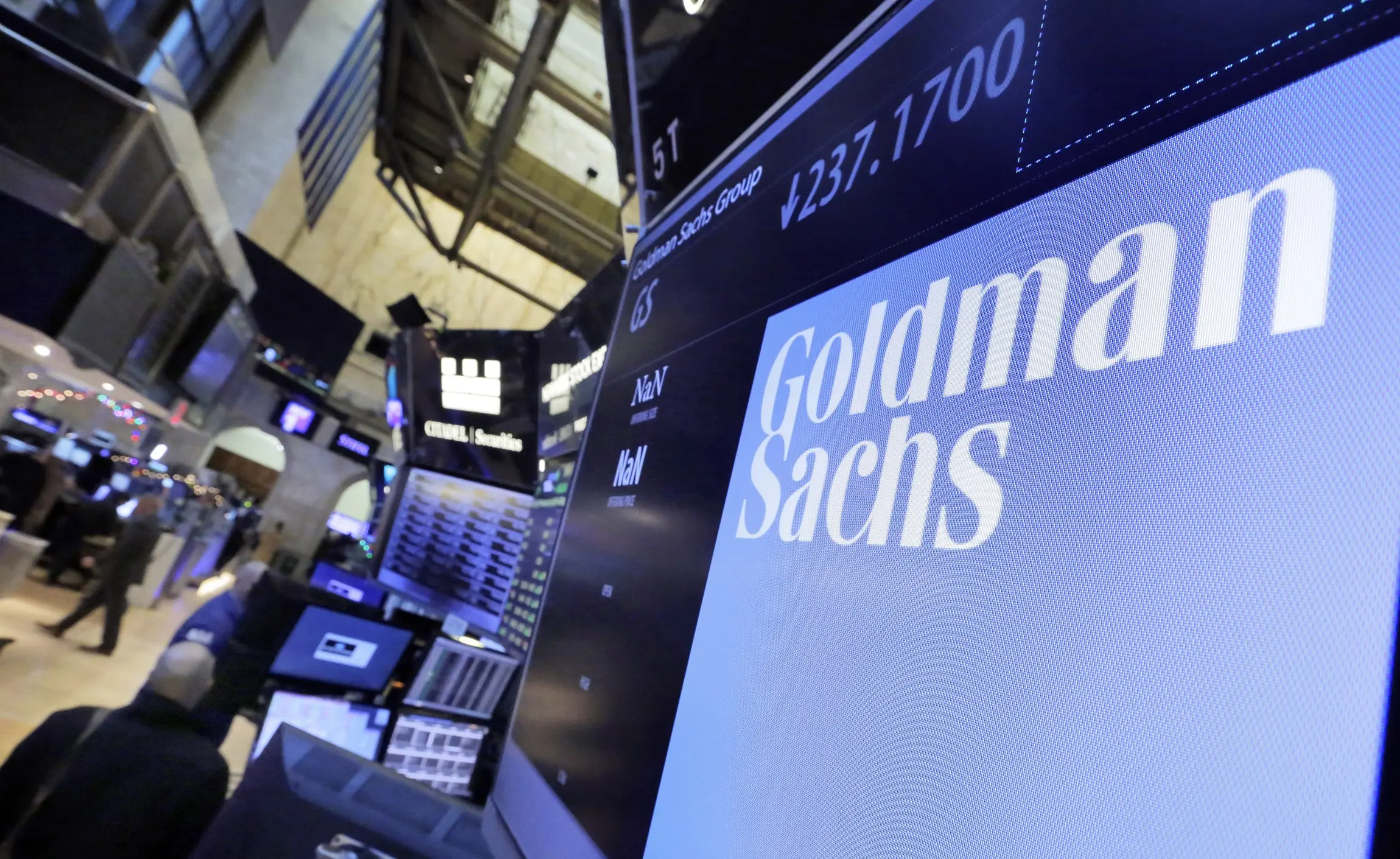 Η Goldman Sachs ανεβάζει την πιθανότητα για 