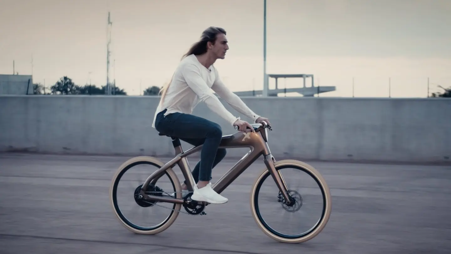 Αυτό το ποδήλατο αναγνωρίζει το πρόσωπο όσων το καβαλούν (pic)