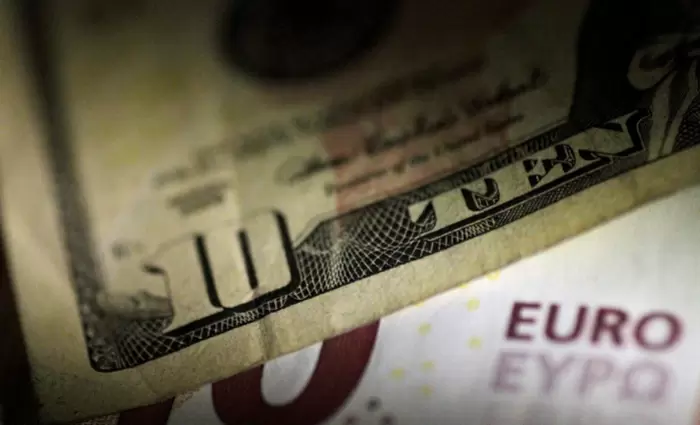 Η ενδεικτική τιμή ευρώ/δολαρίου διαμορφώθηκε στα 1,1301 δολ.