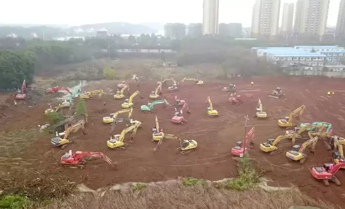 Πώς πάει το χτίσιμο του νοσοκομείου για τον κοροναϊό στην Κίνα; (vid)