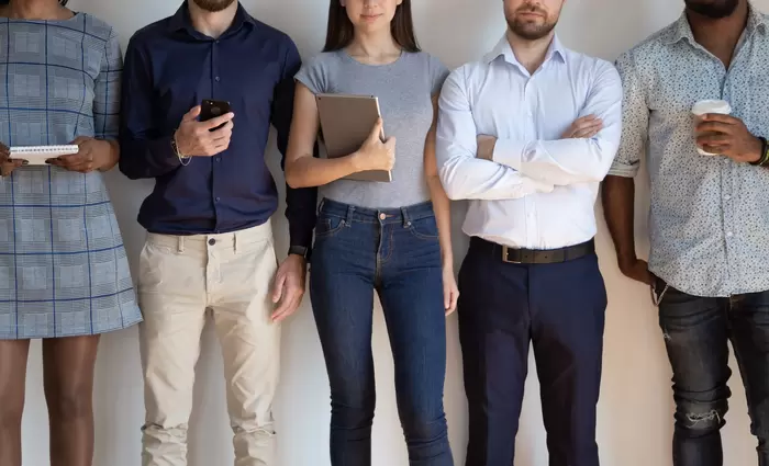 Με άγχος για τον επόμενο μισθό τους ζουν οι γενιές Gen Z και Millennial