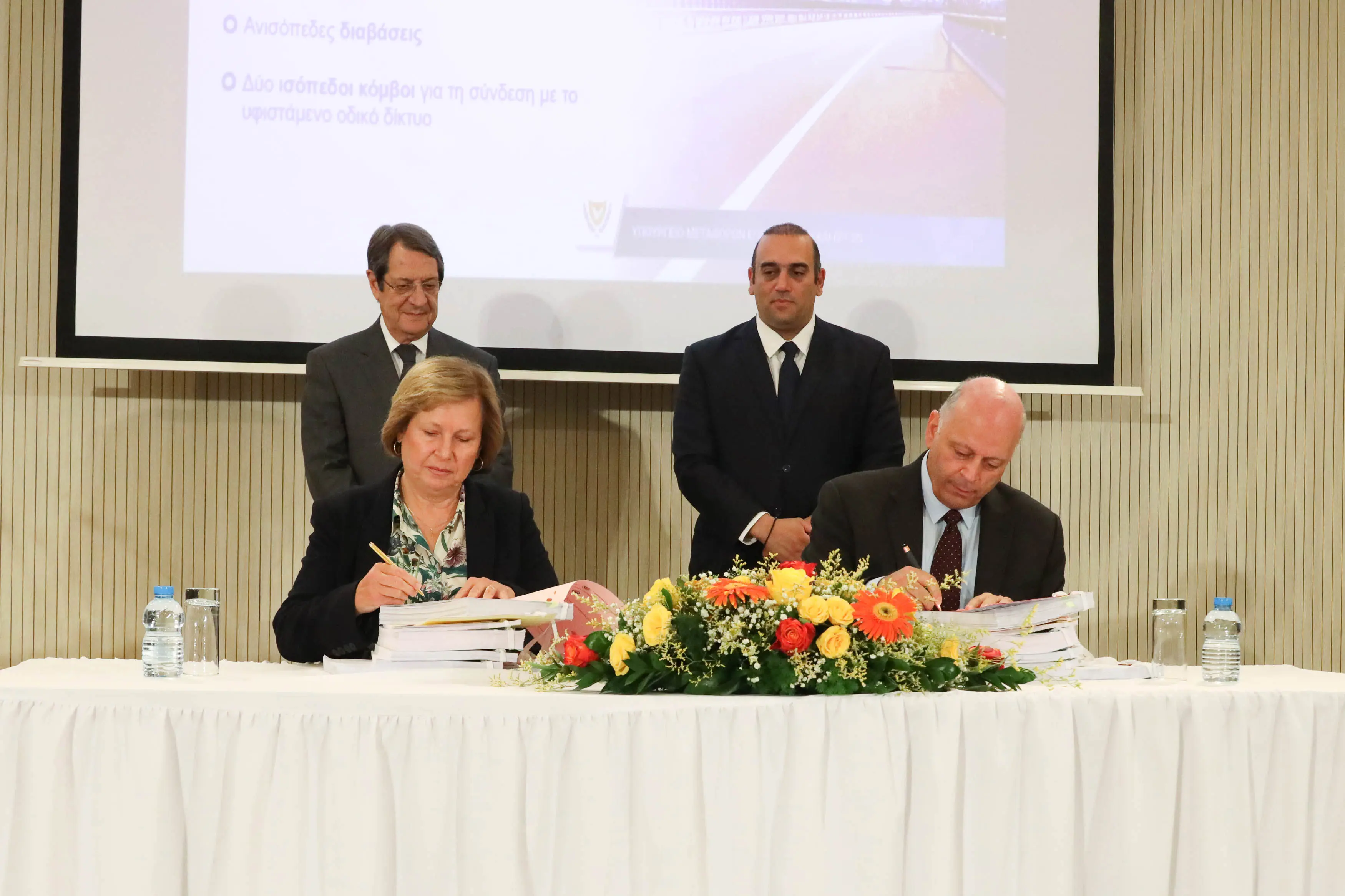 Έπεσαν οι υπογραφές για δρόμο Αστρομερίτη – Ευρύχου