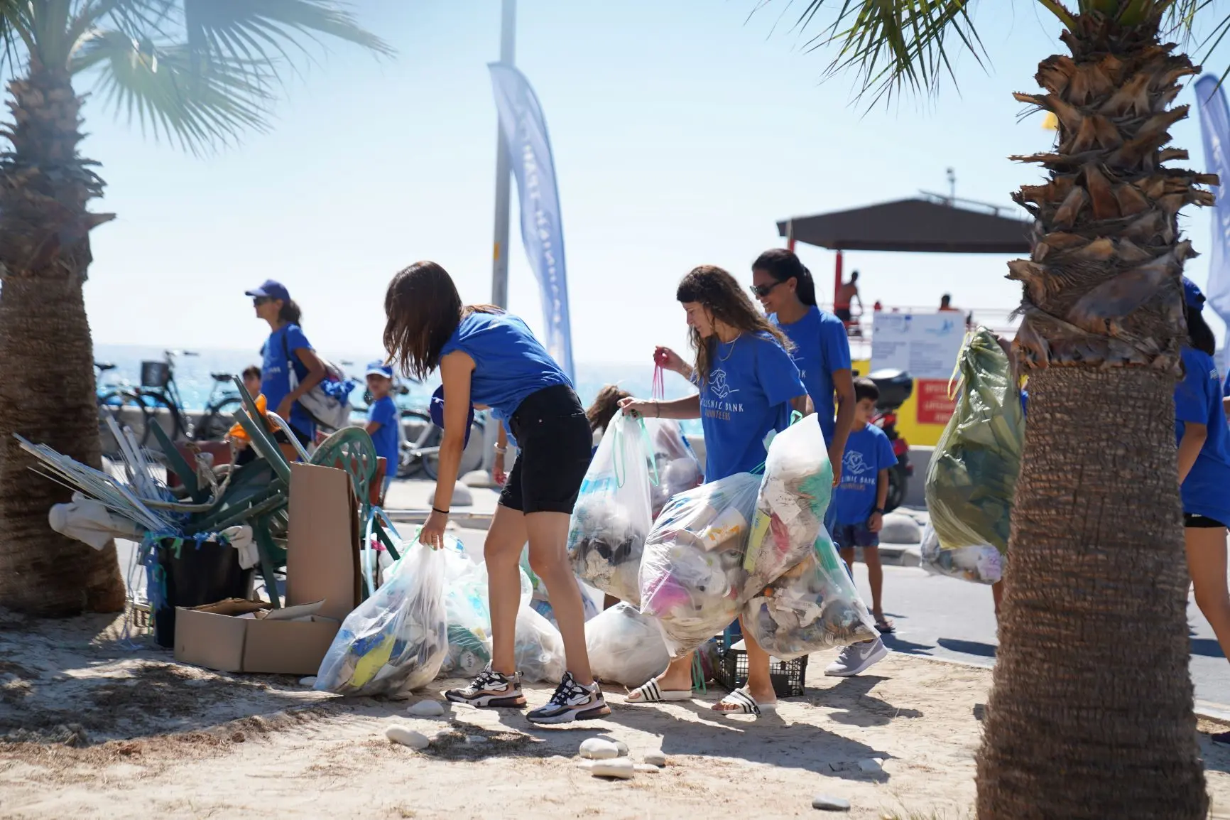 Το #HBVolunteersChallenge έρχεται να πλαισιώσει τις εθελοντικές και φιλανθρωπικές δράσεις που διοργανώνει η Ελληνική Τράπεζα