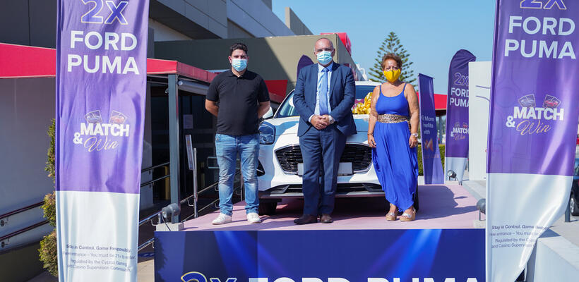 Τα Cyprus Casinos παρέδωσαν τα  δύο Ford Puma στους τυχερούς νικητές