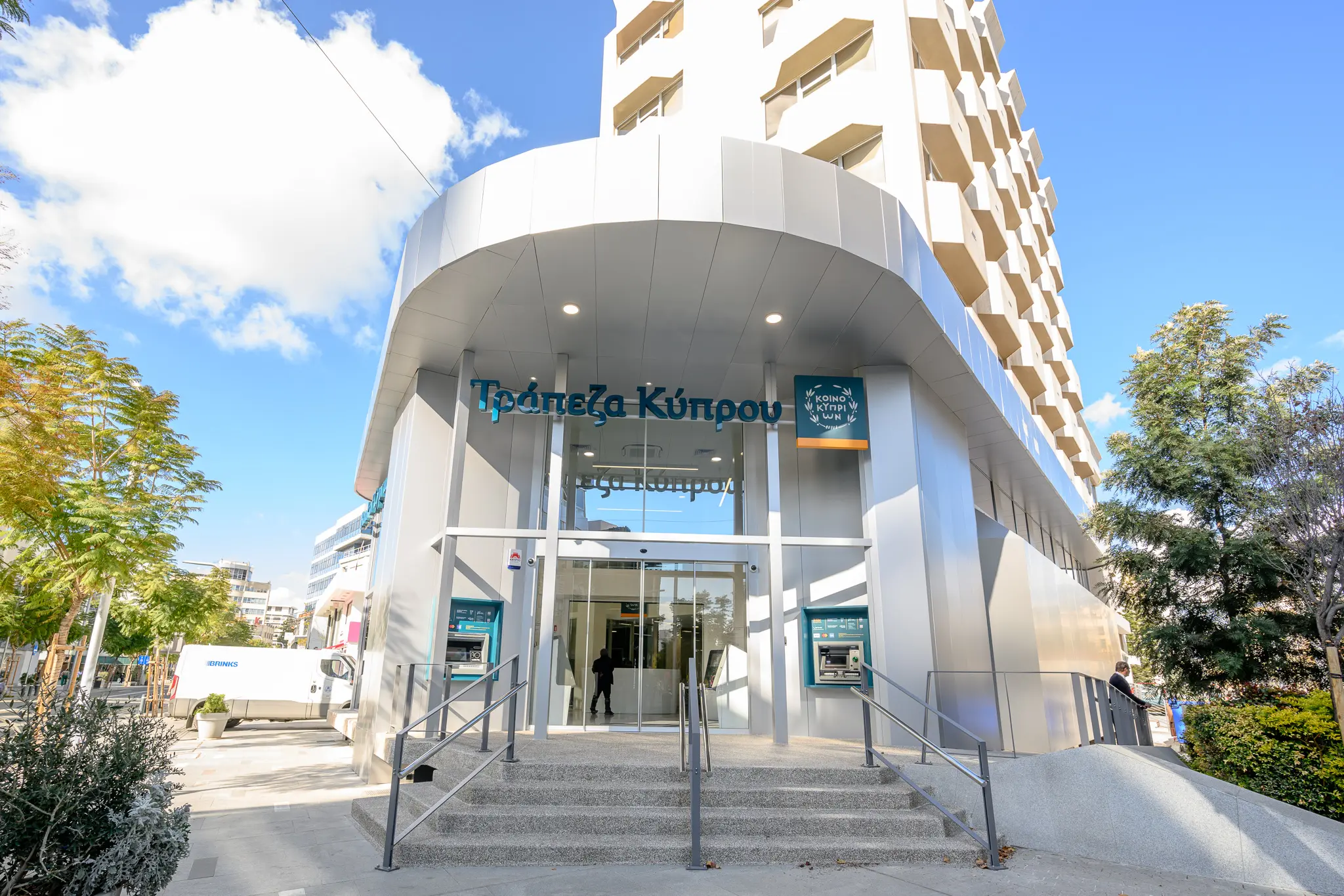 Τρ. Κύπρου: Αναβαθμίζει την εξυπηρέτηση με τέσσερις τύπους καταστημάτων