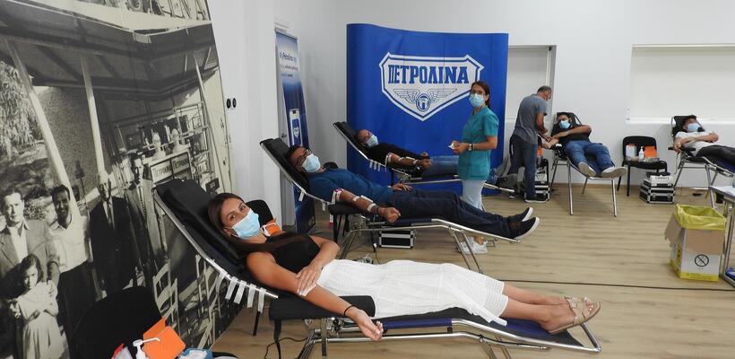 Προσφορά ζωής μέσω αιμοδοσίας από την Πετρολίνα