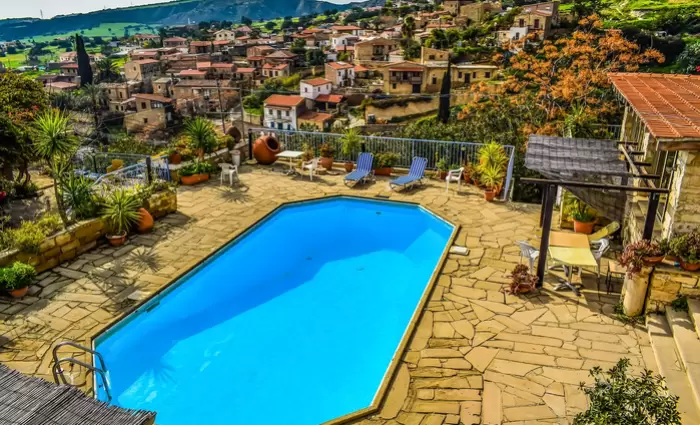 Αρχίζει η υποβολή αιτήσεων για επιχορήγηση διακοπών χαμηλοσυνταξιούχων