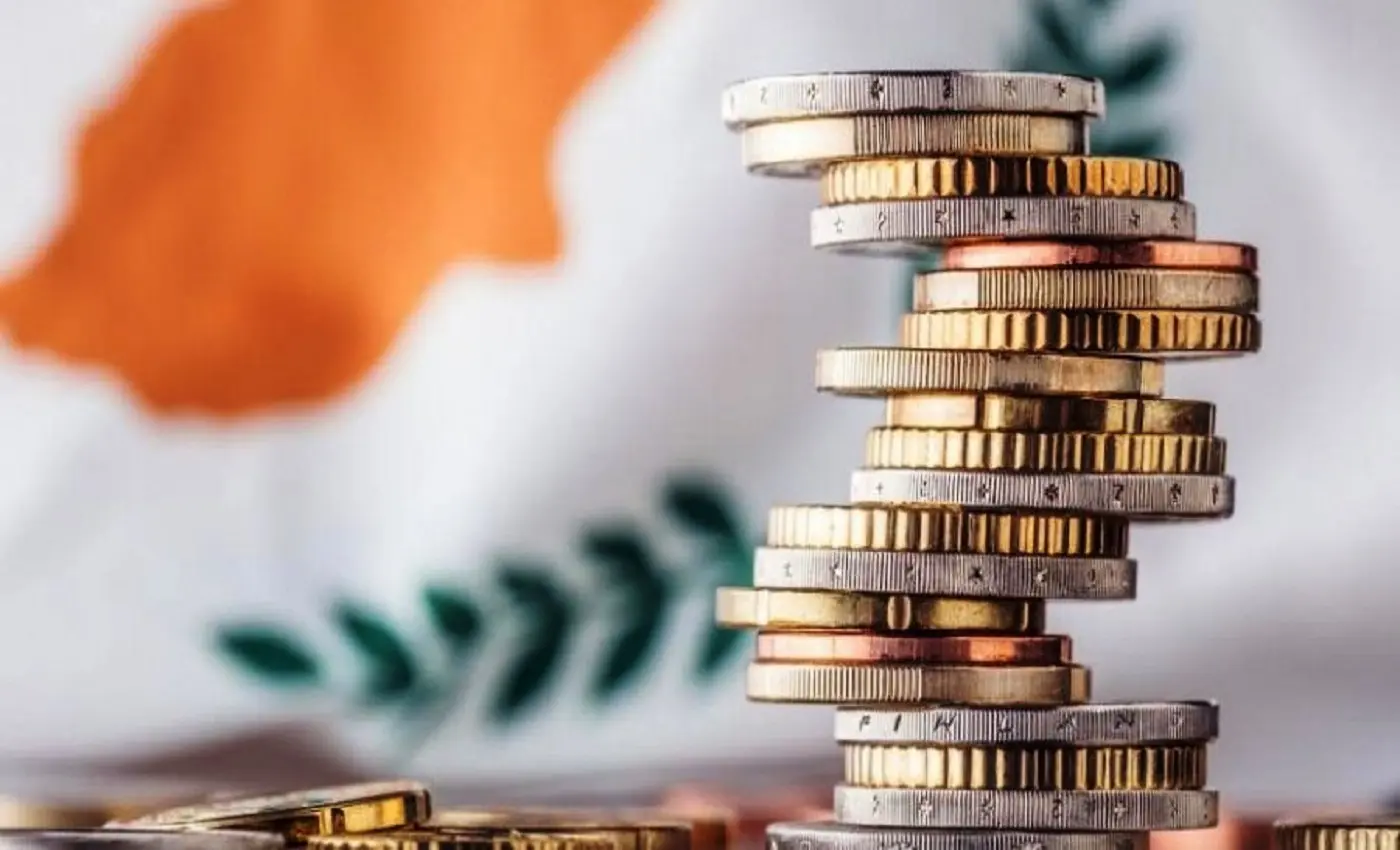 Βελτιώθηκε τον Αύγουστο το οικονομικό κλίμα, υποχώρησε το καταναλωτικό