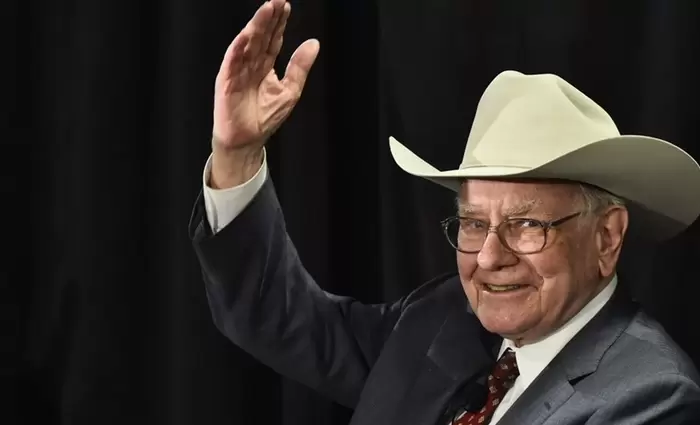 Το μήνυμα Μπάφετ καθώς παραδίδει τα ηνία της Berkshire Hathaway