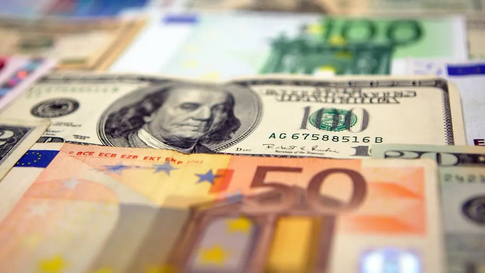 Το ευρώ ενισχύεται 0,11%, στα 1,1282 δολάρια