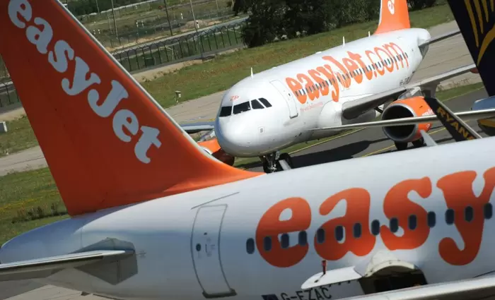 EasyJet: Καταγγέλει τις νέες ευρωπαϊκές ρυθμίσεις για τις αποσκευές