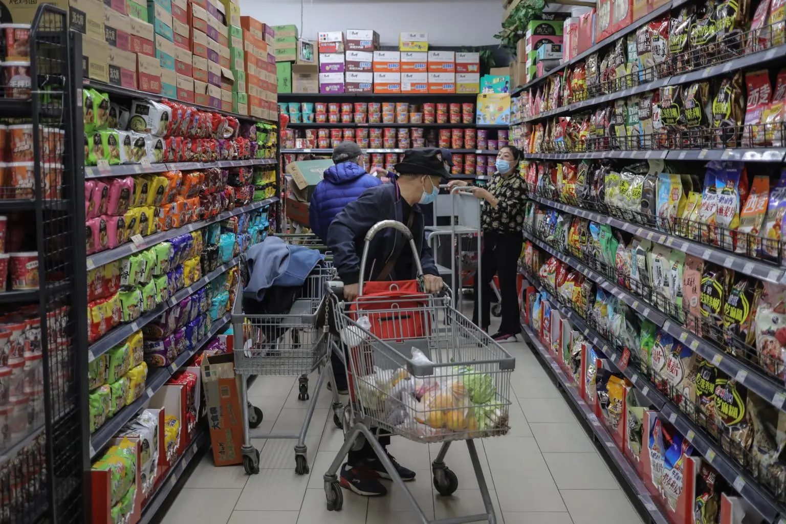 Η Κίνα ζητά από τους πολίτες της να αποθηκεύσουν βασικά αγαθά