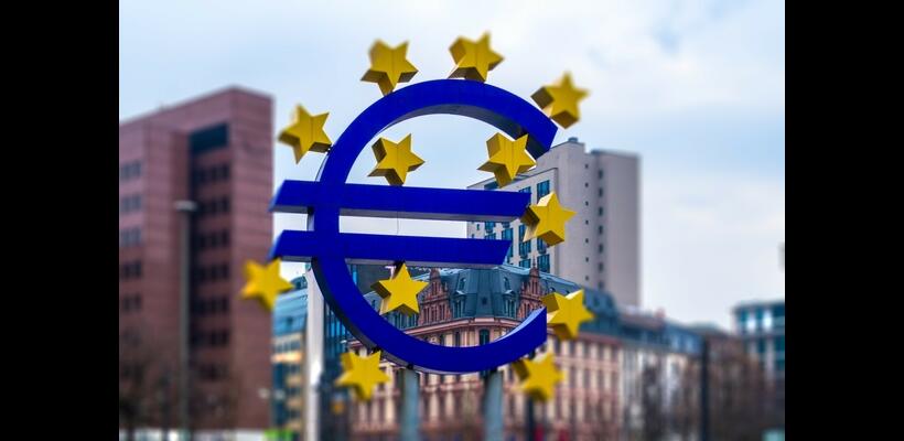 Γιατί η ΕΚΤ παγώνει τις αποφάσεις ενόψει νέων κινδύνων - Τι λένε αξιωματούχοι της Τράπεζας