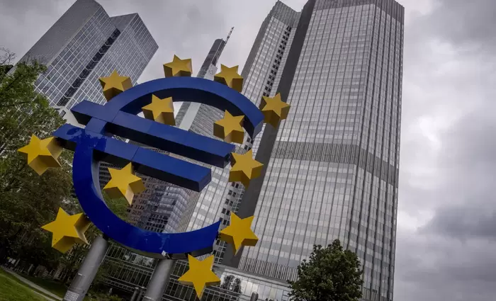 Πρόβλεψη Bloomberg για επιτόκια στην ΕΚΤ - Πότε έρχεται η πρώτη μείωση