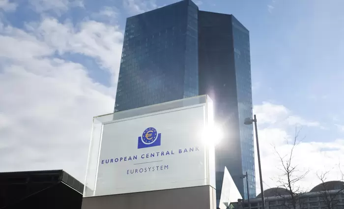 ΑFII: Η ΕΚΤ πρέπει να επιβάλλει αυστηρότερες κυρώσεις στις τράπεζες για το κλίμα