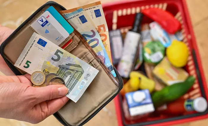 Ακρίβεια στα τρόφιμα: Τι δείχνει η ανάλυση της ΕΚΤ για τιμές και μισθούς