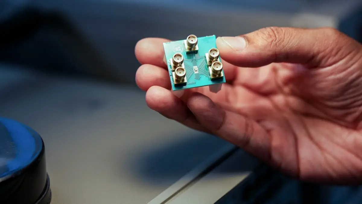 Το πρώτο τσιπ μικροκυμάτων υπόσχεται επανάσταση στη βιομηχανία υπολογιστών