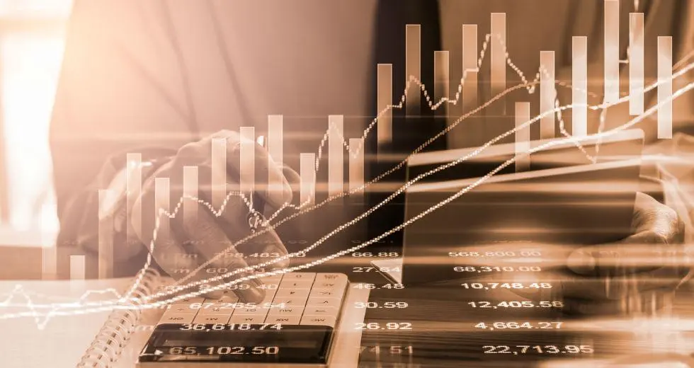 Τρομάζει οικονομίες και καταναλωτές το ράλι των εμπορευμάτων