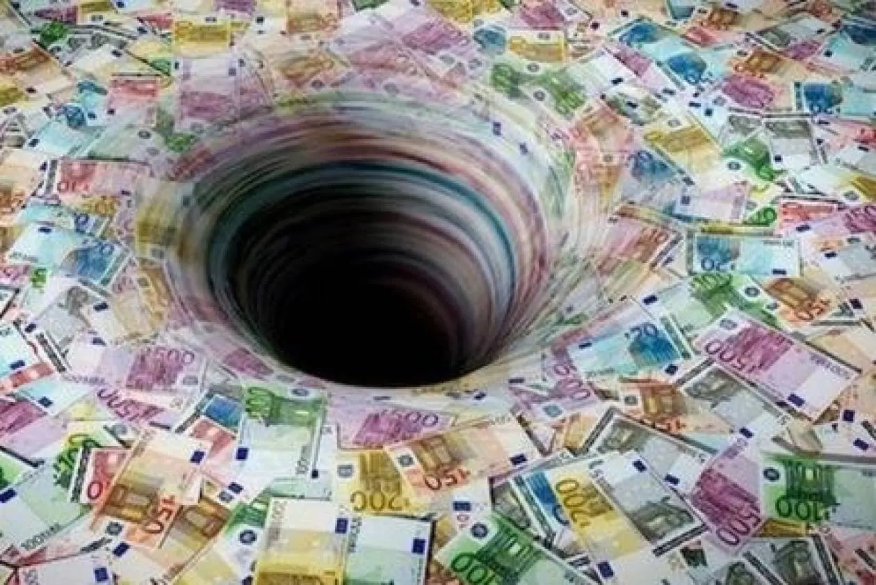 Δημοσιονομική τρύπα €528,8 εκατομμυρίων ανακοίνωσε η Κυβέρνηση