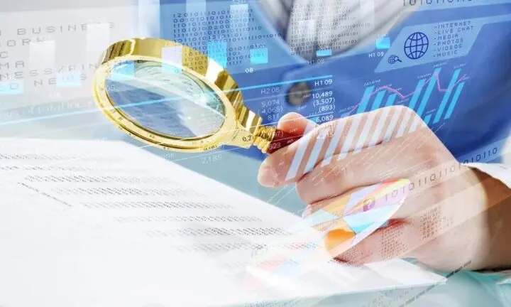 Στο μικροσκόπιο της ελληνικής Εφορίας η Κύπρος - «Ρομποτάκι» ψάχνει τριγωνικές συναλλαγές