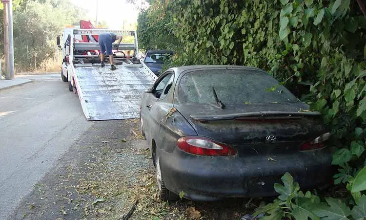 Έβγαλε φιρμάνι για εγκαταλειμμένα αυτοκίνητα ο Δήμος Λευκωσίας