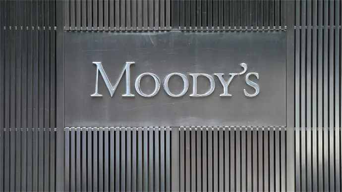 Μείωση επιτοκίων από Απρίλιο 2024 εκτιμά ο Moody’s
