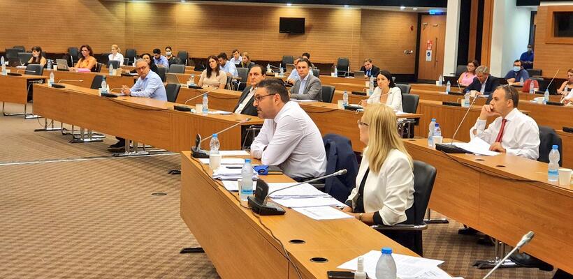 Επιτροπή Οικονομικών: Αμφίβολο το σκηνικό για τις αναστολές δόσεων