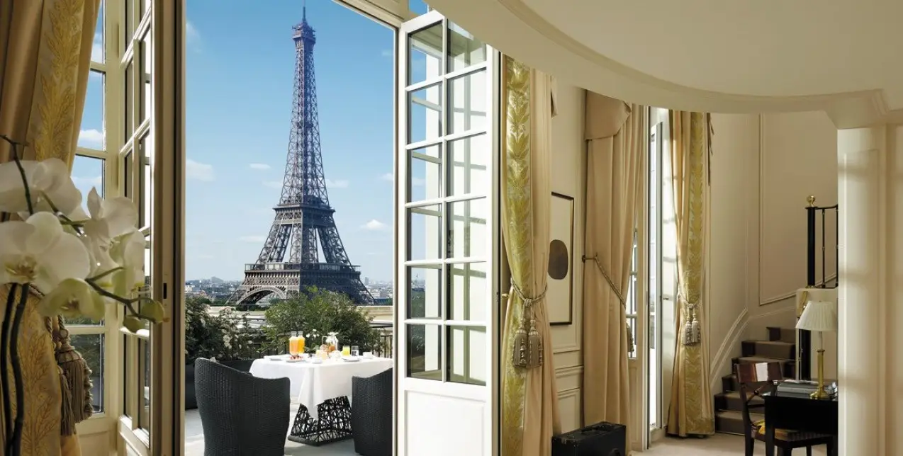 Παρίσι: Λουκέτο σε 24 εστιατόρια που λειτουργούσαν παράνομα