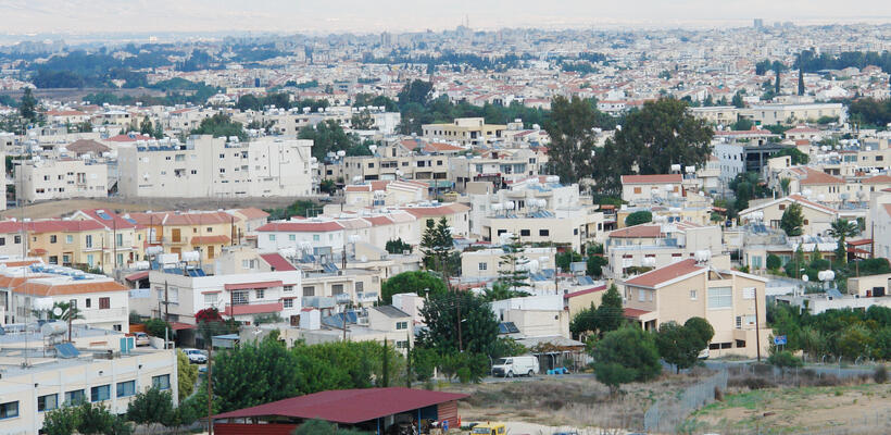 Στη Βουλή οι εκτιμήσεις ακινήτων μικρομεσαίων επιχειρήσεων