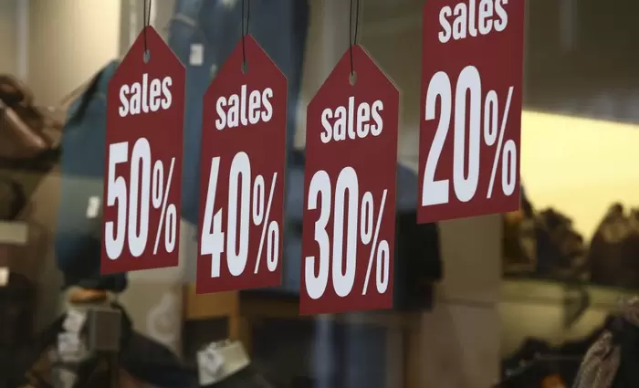 Μεταξύ 20%-50% οι εκπτώσεις, λένε ΠΟΒΕΚ – Σύνδ. Καταναλωτών