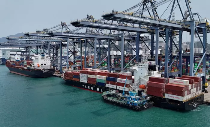 Πώς εκτοξεύθηκε το πλεόνασμα της Κίνας