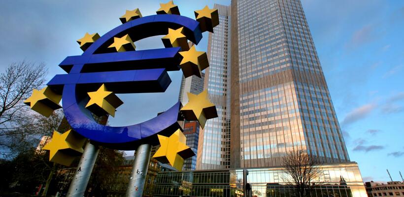 Η αύξηση των επιτοκίων βάζει φρένο σε εξόδους και ταξίδια