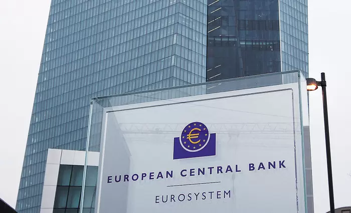 Η ΕΚΤ εξετάζει αλλαγές στο πρόγραμμα αγοράς ομολόγων