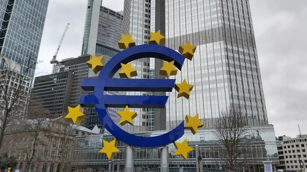 Αυξήσεις επιτοκίων από την ΕΚΤ: Τα συν και τα πλην