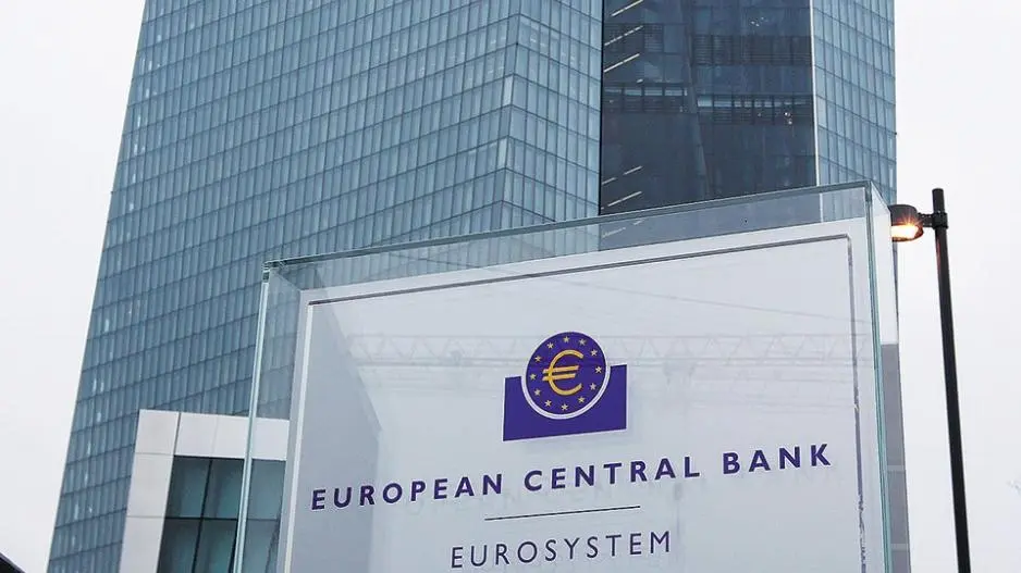 ΕΚΤ: Καμπανάκι για το αυξανόμενο δημόσιο χρέος