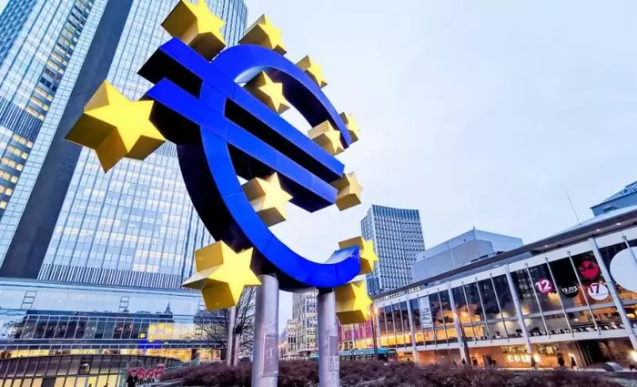 ΕΚΤ: Η επιβράδυνση στους μισθούς στηρίζει τις προβλέψεις για νέα μείωση στα επιτόκια