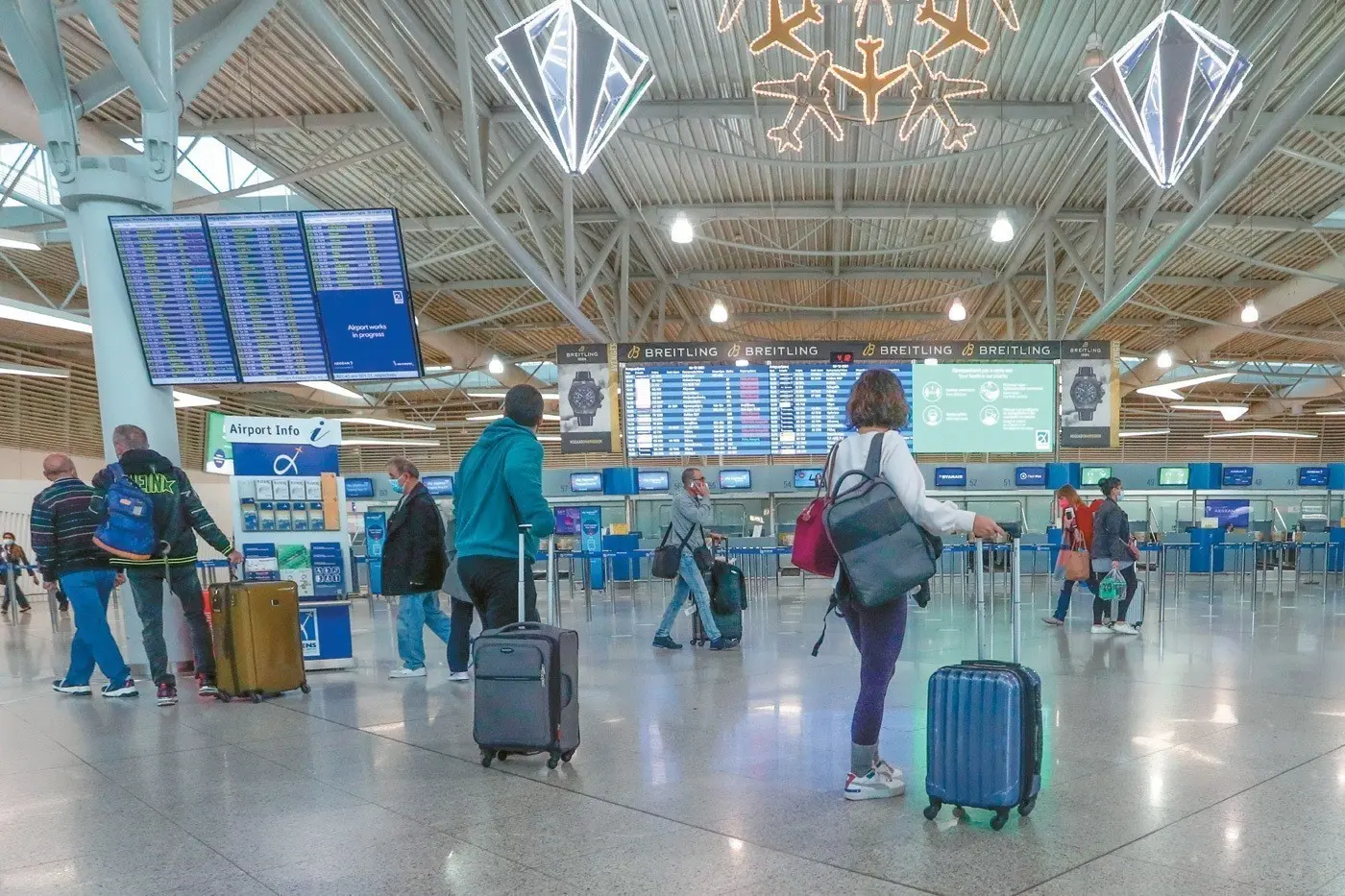 Διπλασιάστηκαν τα ταξίδια των κατοίκων Κύπρου στο εξωτερικό τον Νοέμβριο