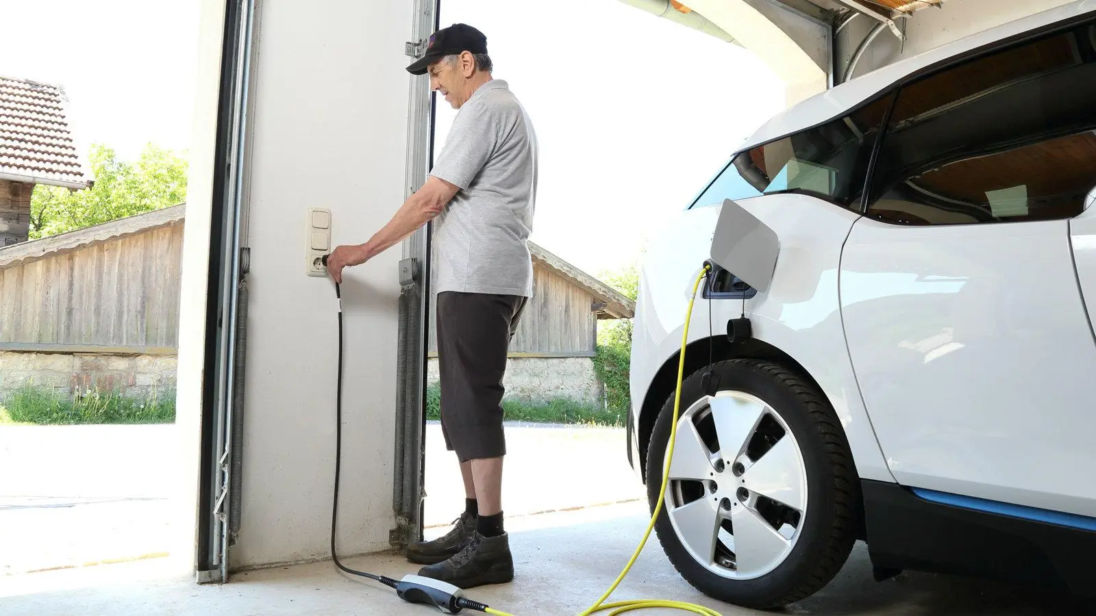 Εγκρίθηκαν χορηγίες €1,5 εκ. για συστήματα φόρτισης ηλεκτρικού αυτοκινήτου