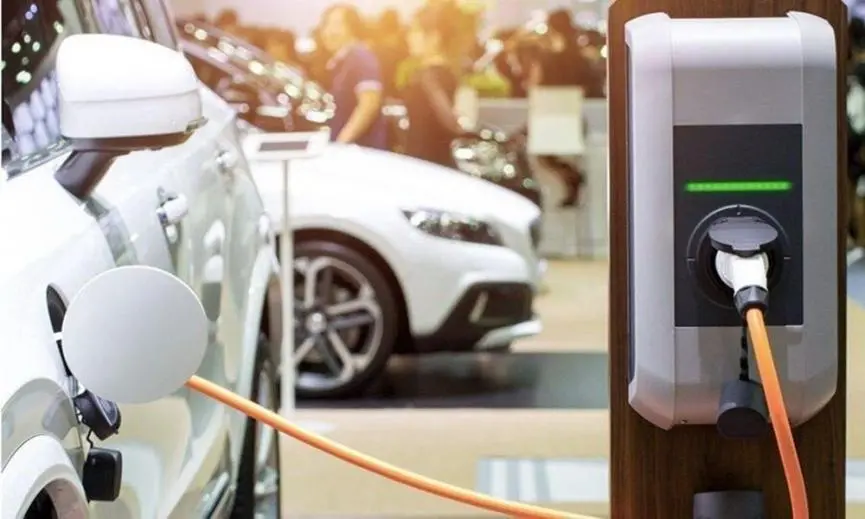 «Ανεπαρκές» το σχέδιο ηλεκτροκίνησης, λέει το ΑΚΕΛ - Στο περιθώριο οι ευάλωτοι