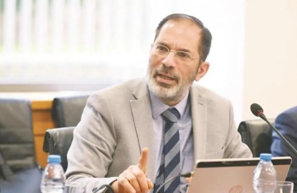 Καταγγελία Ελεγκτικής κατά ΥΠΟΙΚ σε ΕΕ για παράνομη απευθείας ανάθεση