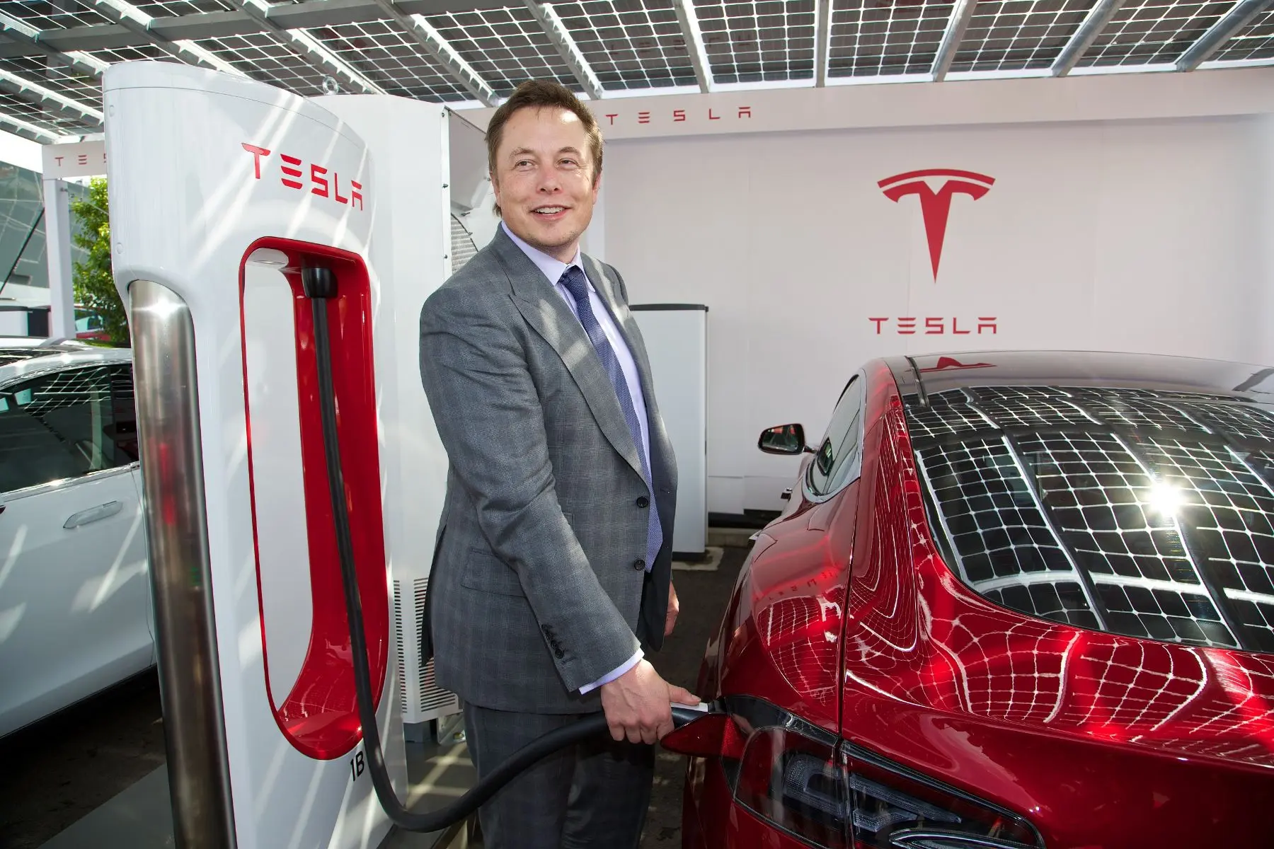 Tesla – Πώς να αυξήσετε την περιουσία σας κατά 20.000% σε 10 χρόνια