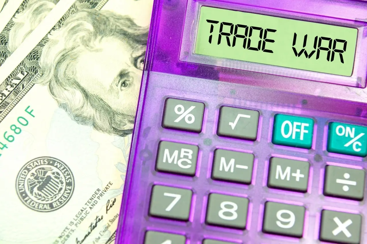 ΟΗΕ: 7 εκατ. θέσεις εργασίας θα χαθούν από τον εμπορικό πόλεμο Τραμπ