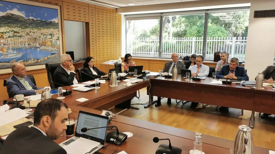 Κεκλεισμένων των θυρών η συνεδρία της Κοινοβουλευτικής Επιτροπής Ενέργειας