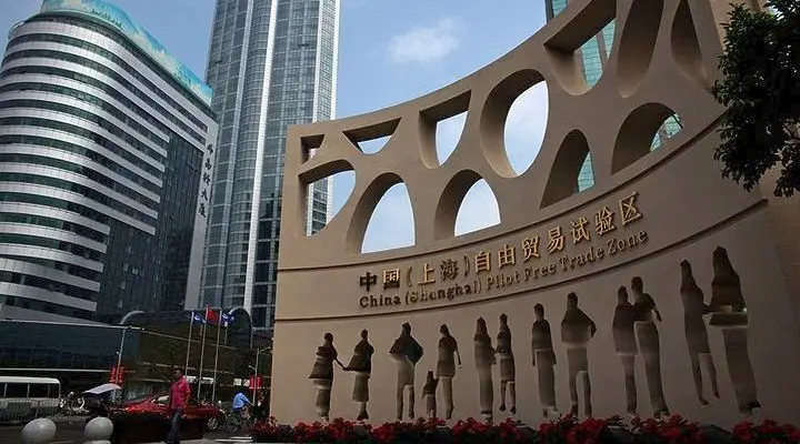 «Χρυσές βίζες» σε επιχειρηματικά ταλέντα δίνει η Κίνα