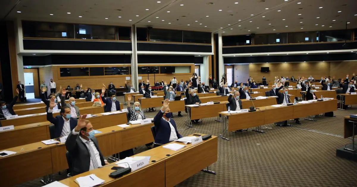 Με αμείωτη ένταση συνεχίζουν οι διαβουλεύσεις για τον προϋπολογισμό