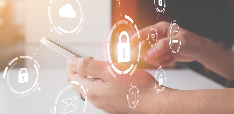 Πόσο ασφαλή είναι τελικά τα κινητά τηλέφωνά μας