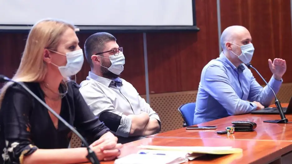 Βλέπει επιδημιολόγους ο Υπ. Υγείας - Υπό συζήτηση νέα μέτρα