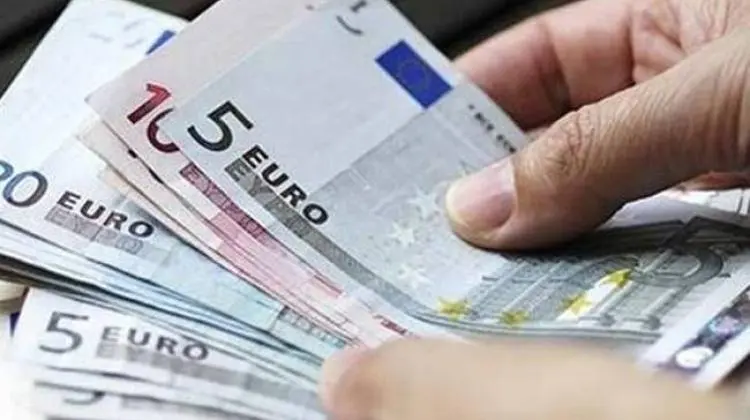 Υπ. Εργασίας: Δέχεται αιτήσεις για 'Τιμητικό Επίδομα'