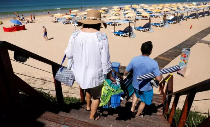 Ο κατάλογος με τα ξενοδοχεία για επιχορηγημένες καλοκαιρινές διακοπές